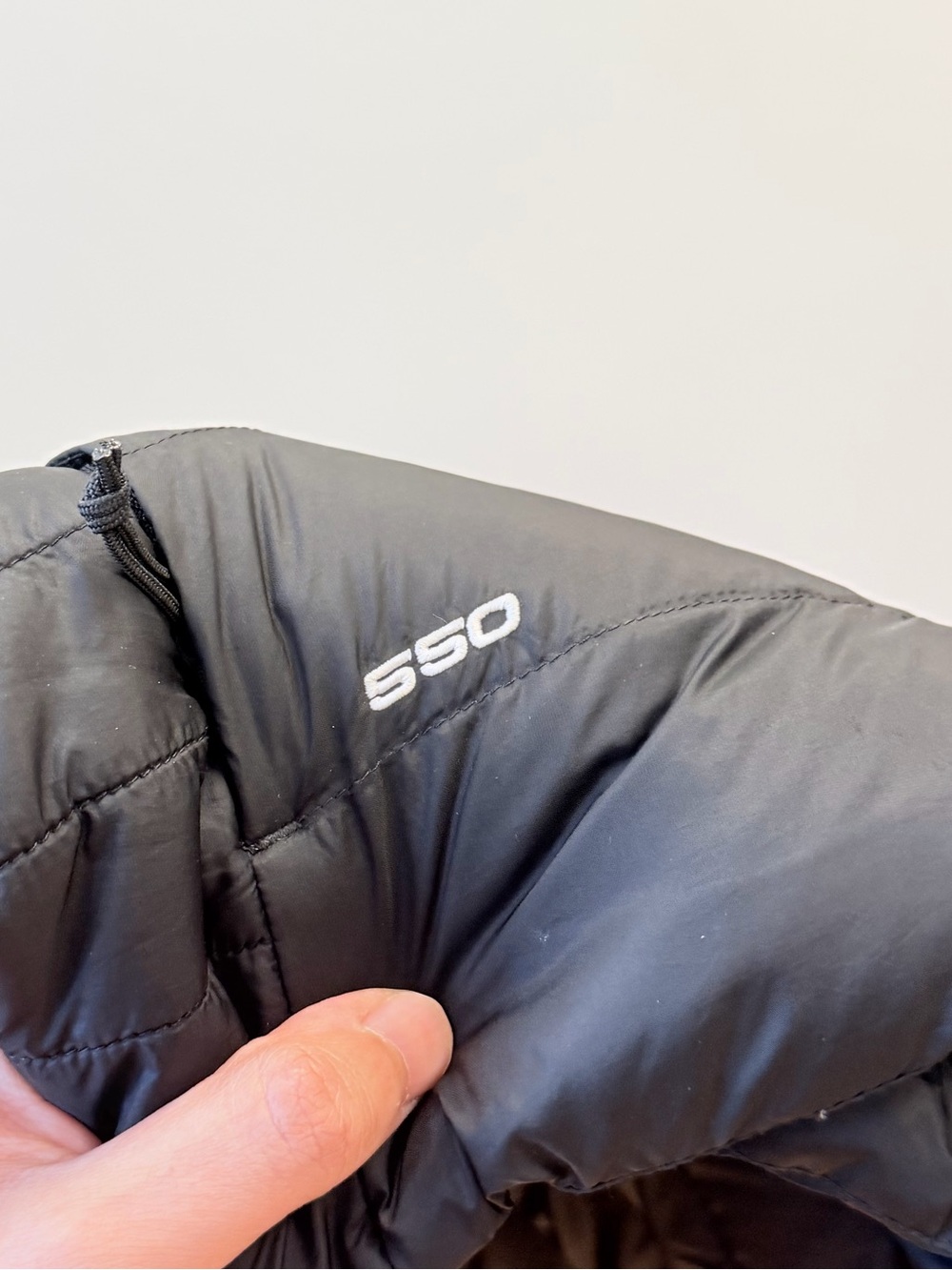 North Face Women’s 550 Down Filled Puffer Vest - Picture 4 of 6